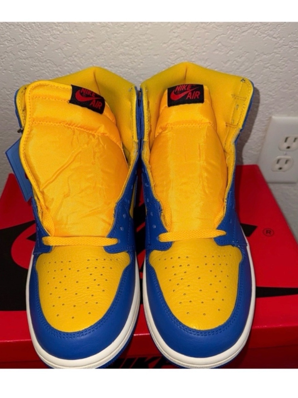 Nike Air Jordan 1 High Reverse Laney Sneakers in Blue and Yellow - Picture 8 of 9